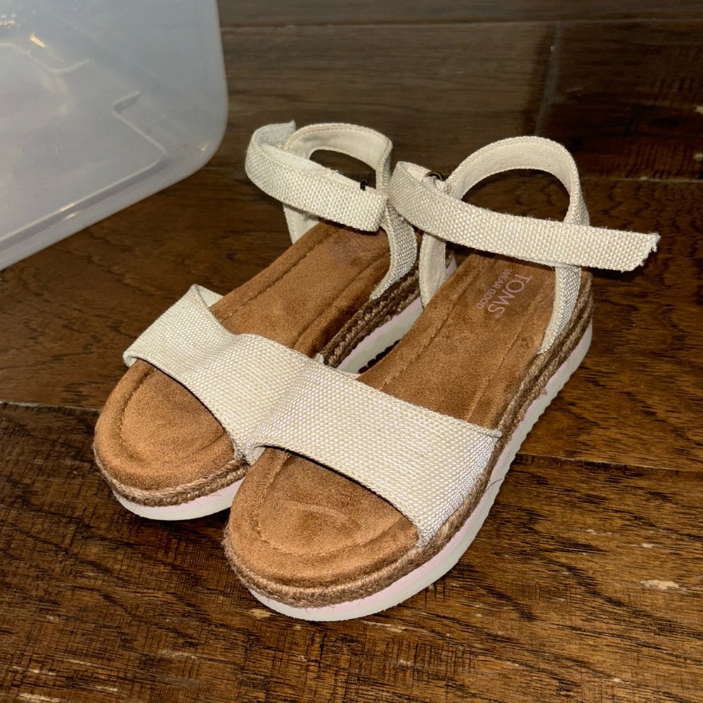 Girls Tom Sandals